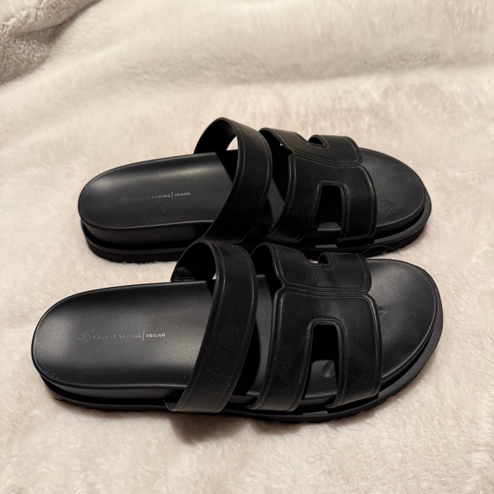 Black Sandals Call It Spring